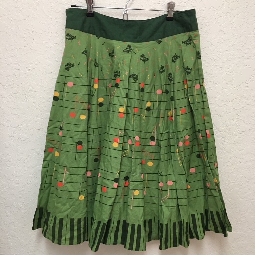 Music piano skirt